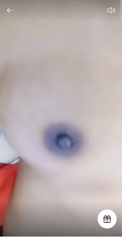Cute girl fing her pussy in chame