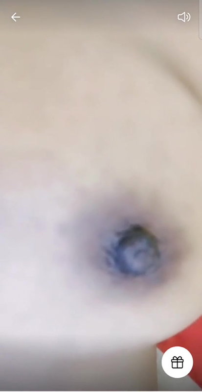 Cute girl fing her pussy in chame