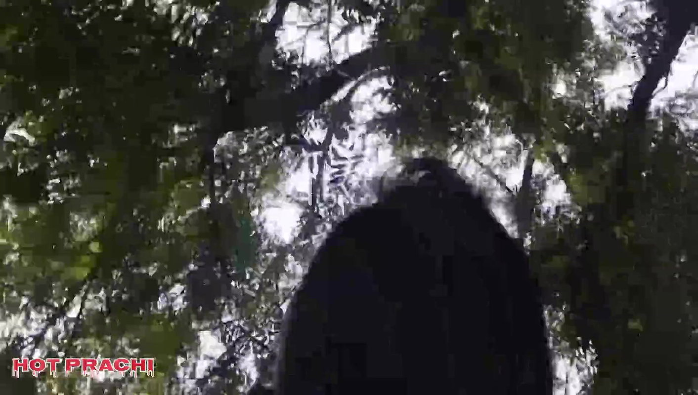 Desi Village Hot Bhabhi Pissing In Outdoor Jungle, Indian Village Bhabhi fuck in Jungle viral video xxx