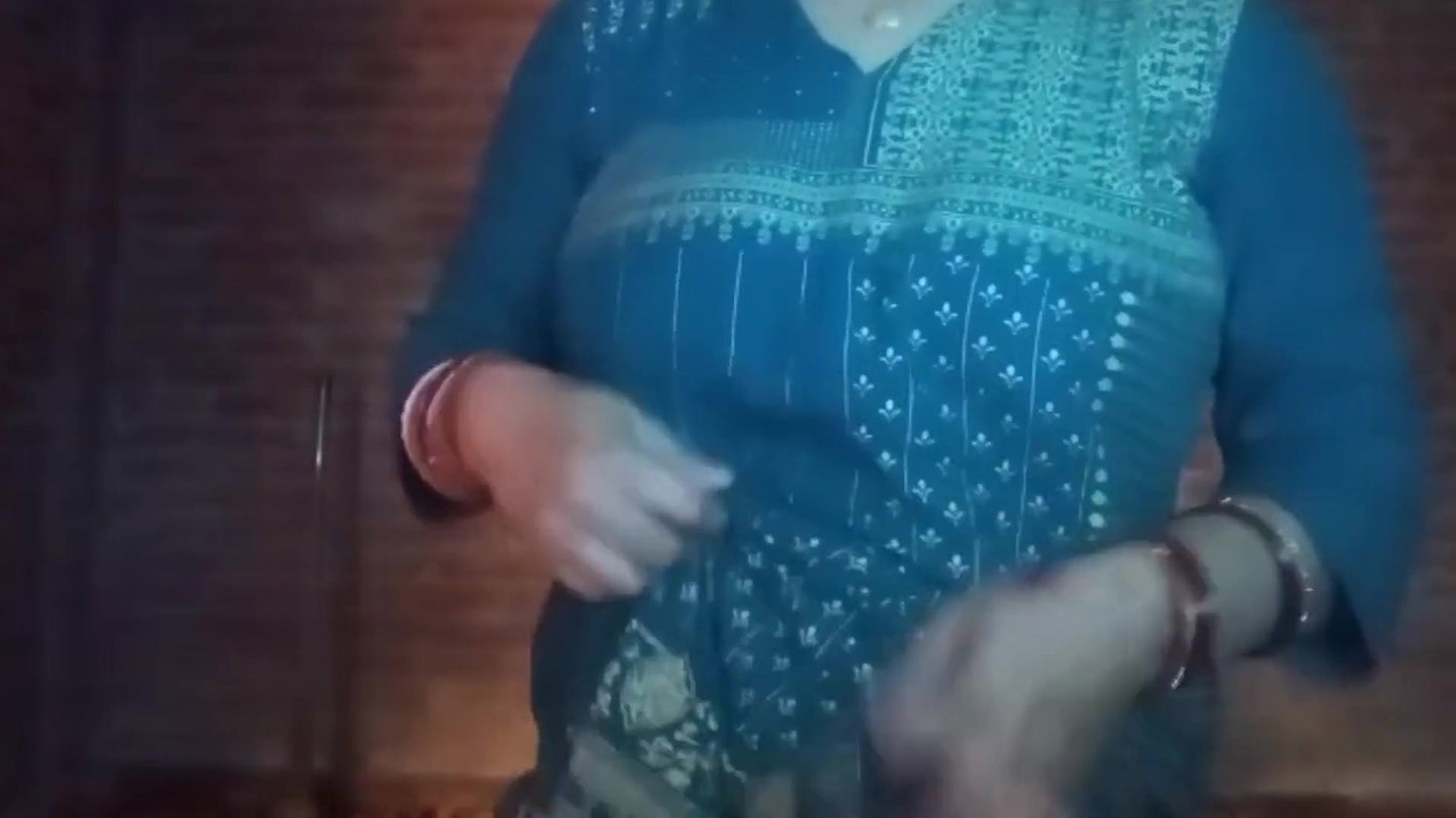 New Bhabhi Having Nude Show with Fingers