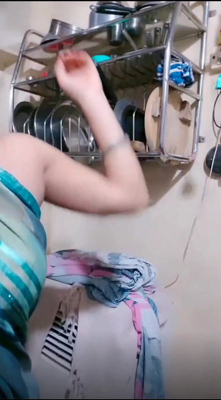 Beautiful milf removing blouse awesome boobs and navel show