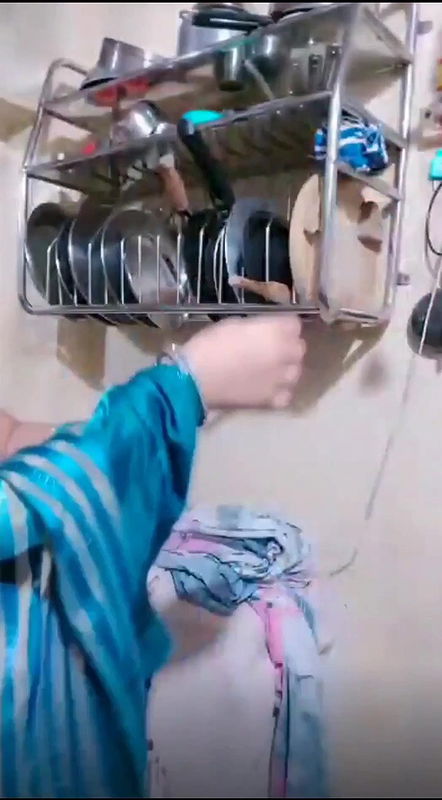 Beautiful milf removing blouse awesome boobs and navel show