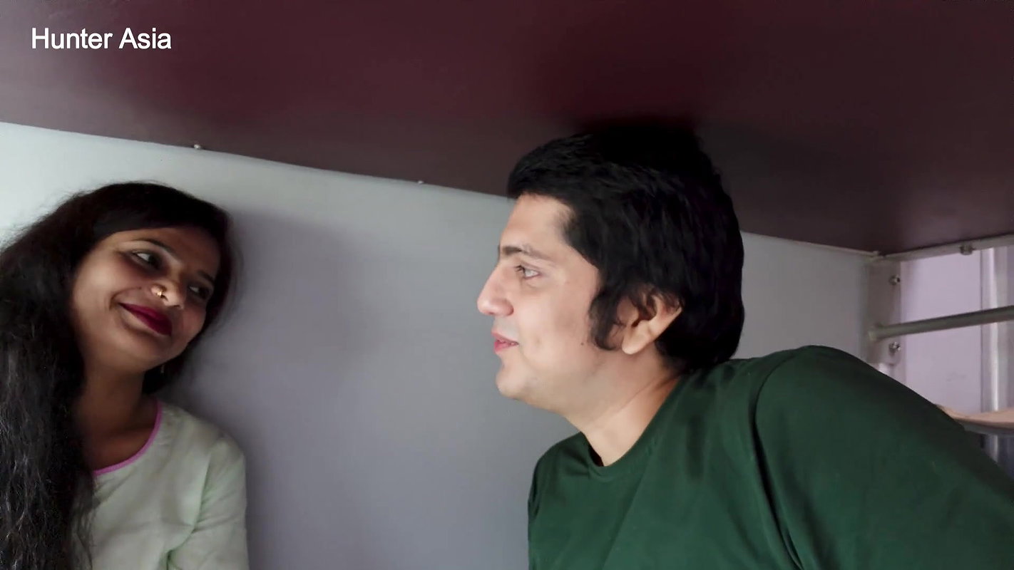 When a Vlogger Met a Stranger in Train – Part 1
