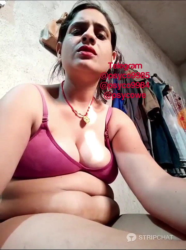 Tina-22 Ticket show face show and pussy fingering