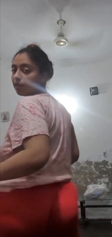 Bhabi Flashing Boob