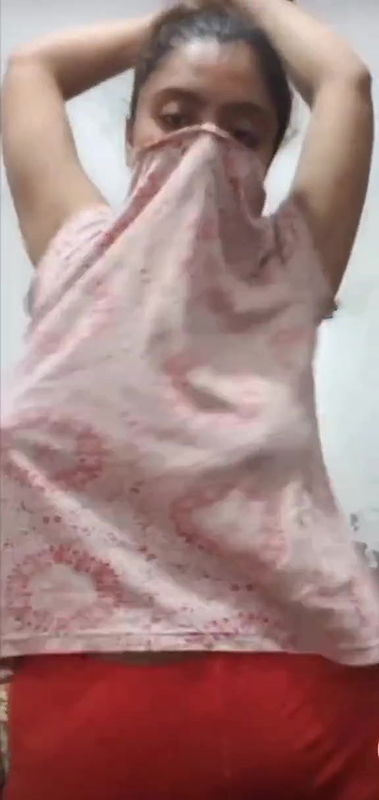 Bhabi Flashing Boob