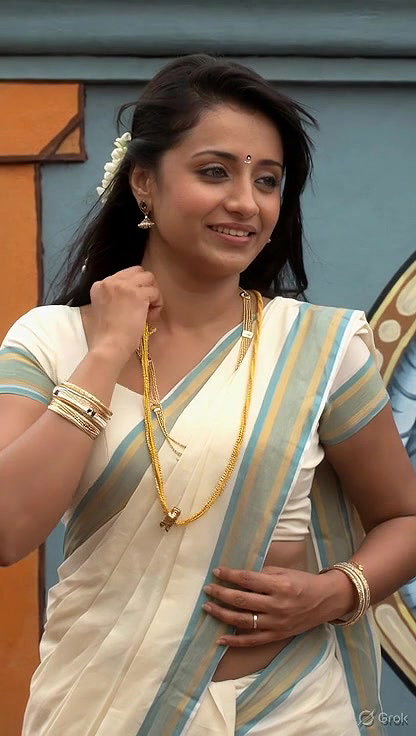 Trisha adjusting saree wantedly to reveal and tempt 221