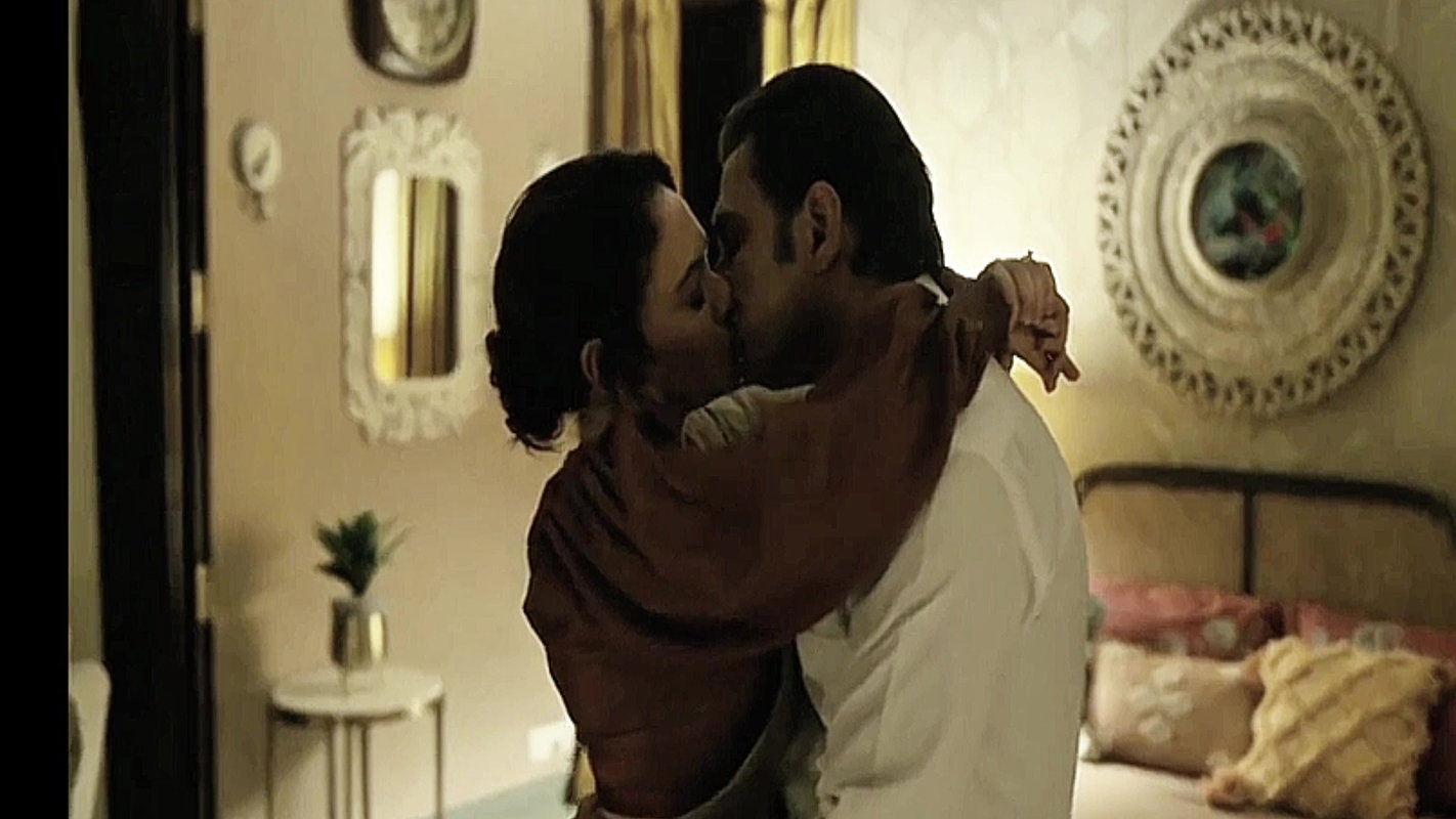 Amruta_khanvilkar_Hot_Romantic_Scene_4K_Upscaled