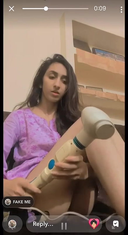 CUTE GIRLFRIEND NUDE PUSSY FINGERING BY BF 23
