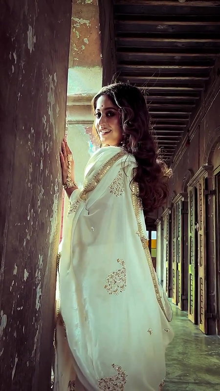 DIPSHA ROY DESI BONG DIVA CURVY IN BRA BLOUSE DESIGN SAREE SHOOT 22