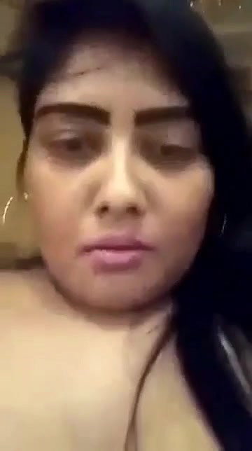 Horny Bhabhi Showing Her Asshole, Rubb Pussy For Lover 22