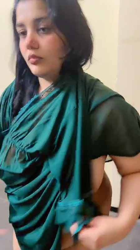 HORNY HIJABI MILF NUDE CAPTURED  UPDATES  24