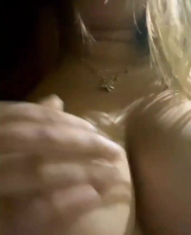 HOT BIGBOOBS MAAL SHOWING SEXY NUDE FIGURE  UPDATES 3 CLIPS  24