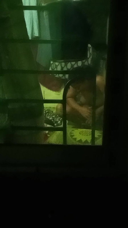 HOT HORNY MAAL BHABHI STRIPPING SHOWING SAGGY BOOBS PUSSY & BIGASS 5 CLIPS  23