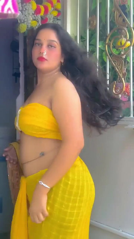 hot marathi lady in sexy yellow blouse and bottom 22