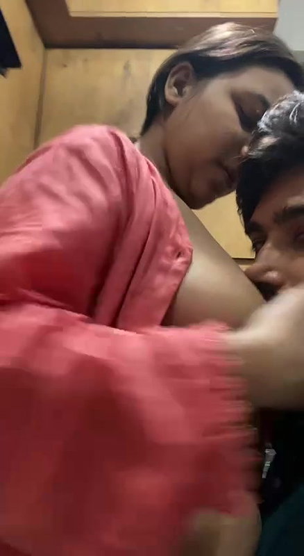 SEXY DESI BHABHI BOOBS SUCKED & GIVING PERFECT BLOWJOB ~ 2 CLIPS 22
