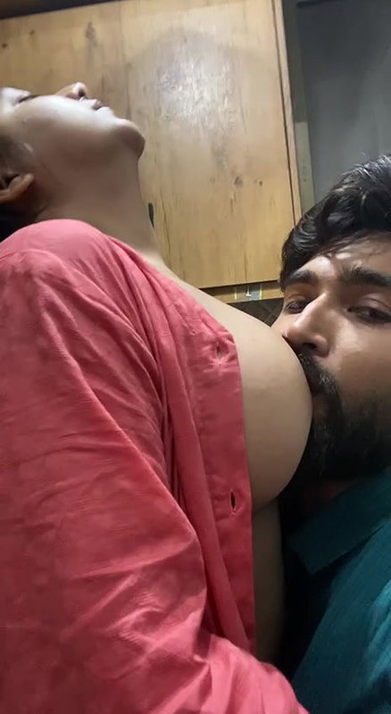 SEXY DESI BHABHI BOOBS SUCKED & GIVING PERFECT BLOWJOB ~ 2 CLIPS 22