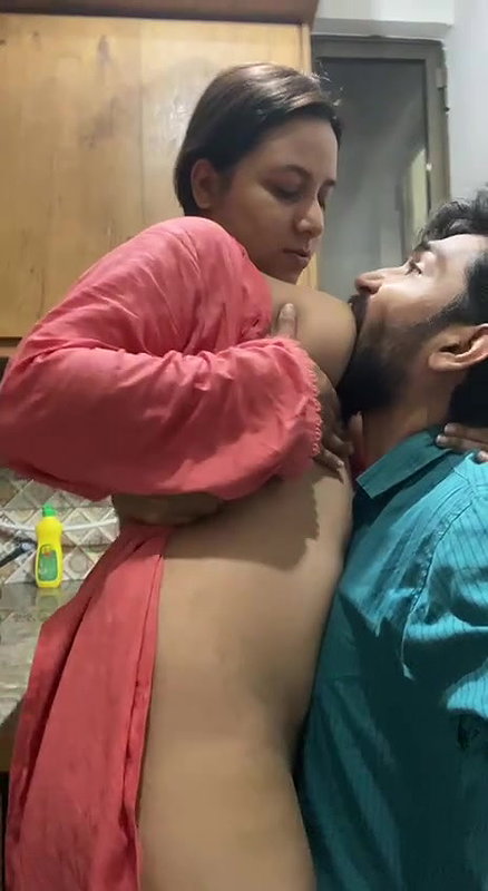 SEXY DESI BHABHI BOOBS SUCKED & GIVING PERFECT BLOWJOB ~ 2 CLIPS 22