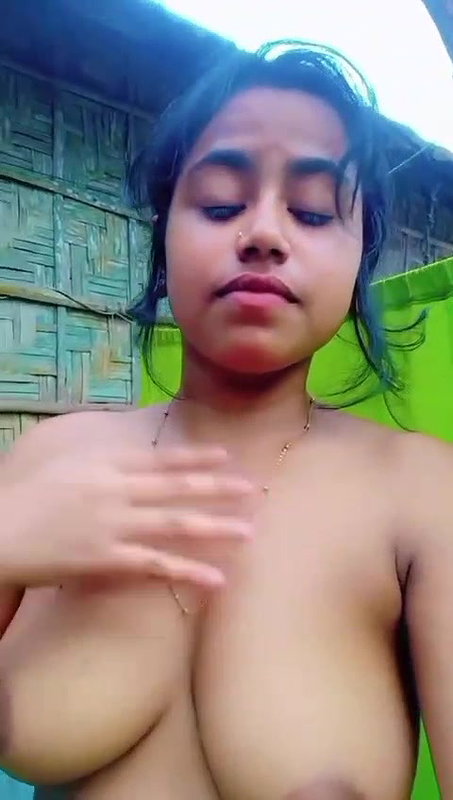 Sexy Figure GF Showing Boobs & Pussy 26