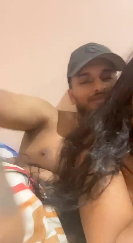SEXY INDIAN MAAL GF STRIPPING NUDE BATHING GIVING DEEP BLOWJOB  UPDATES 16 CLIPS  26