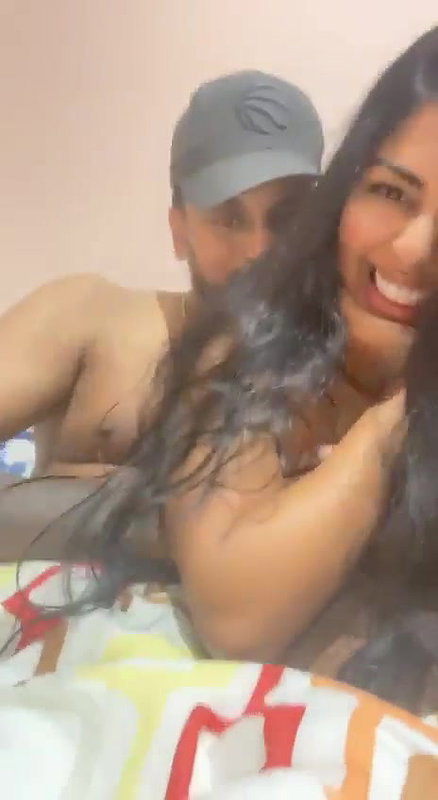 SEXY INDIAN MAAL GF STRIPPING NUDE BATHING GIVING DEEP BLOWJOB  UPDATES 16 CLIPS  26