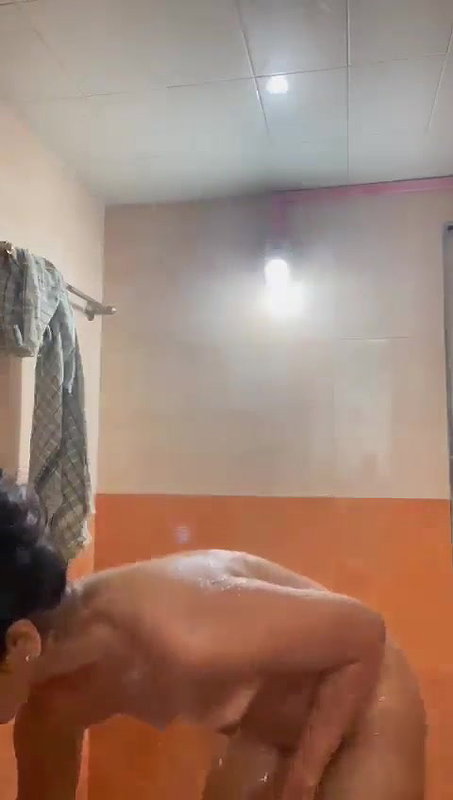 SEXY INDIAN MAAL GF STRIPPING NUDE BATHING GIVING DEEP BLOWJOB  UPDATES 16 CLIPS  27