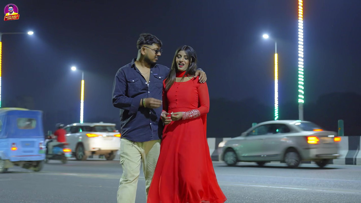 Sweety Sonal hot song – Navel felt 22