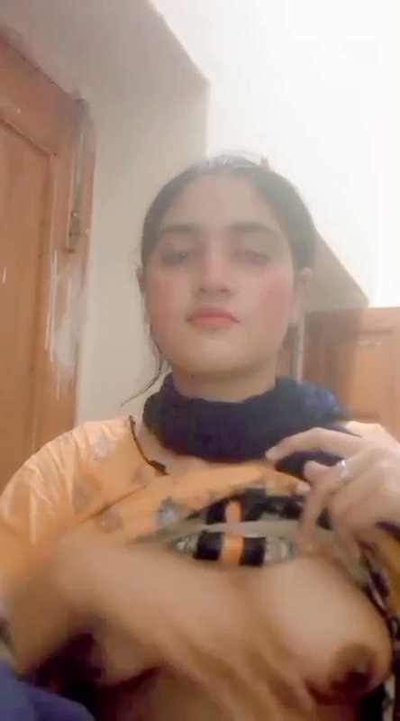Beautiful Cute Gf Showing updates 23