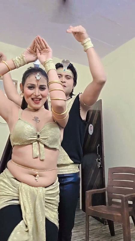 hot bhojpuri serial actress in sexy costume1