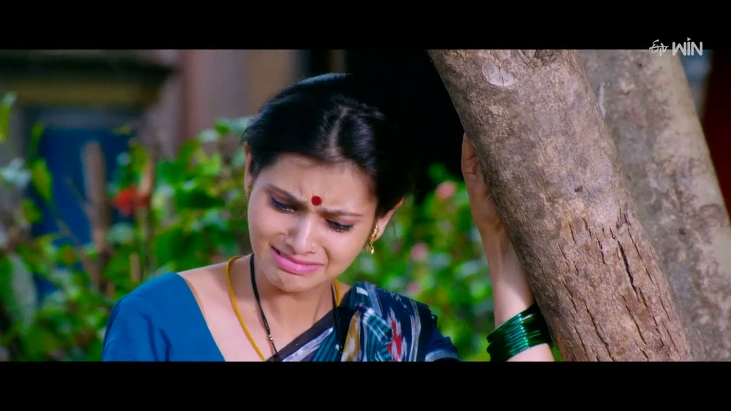 Prachi Sinha Hot bra Slip,Seduction Scenes Compilation-Panileni Puli Raju 2016 2