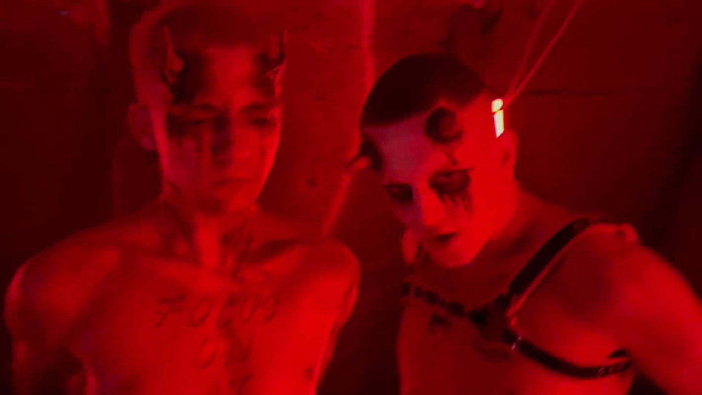 Very gay threesome featuring queer dudes fucking on Halloween with Falcon Al