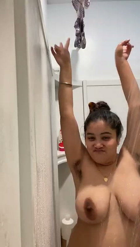 Sexy Chubby Girlfriend Nude Bathing Showing & Spreding Asshole 2 1