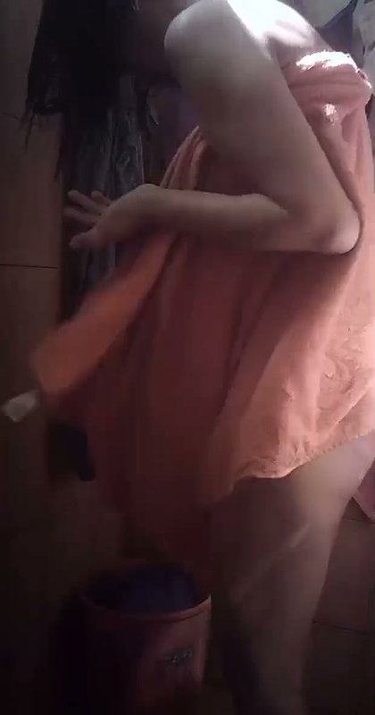 Sister Nude Bathing Secretly Captured 2Clips 2 2