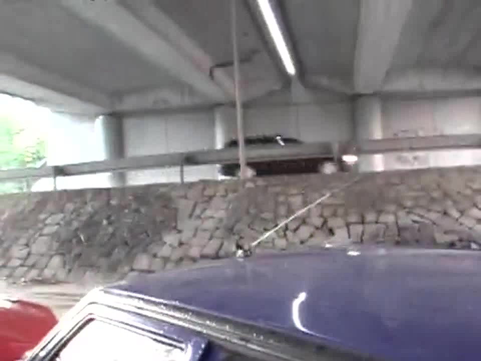 Stranger accepts to suck dicks for cash