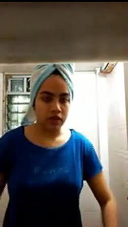 Indian Bhabhi In Bathroom – Movies