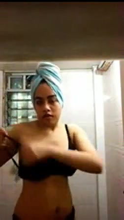 Indian Bhabhi In Bathroom – Movies