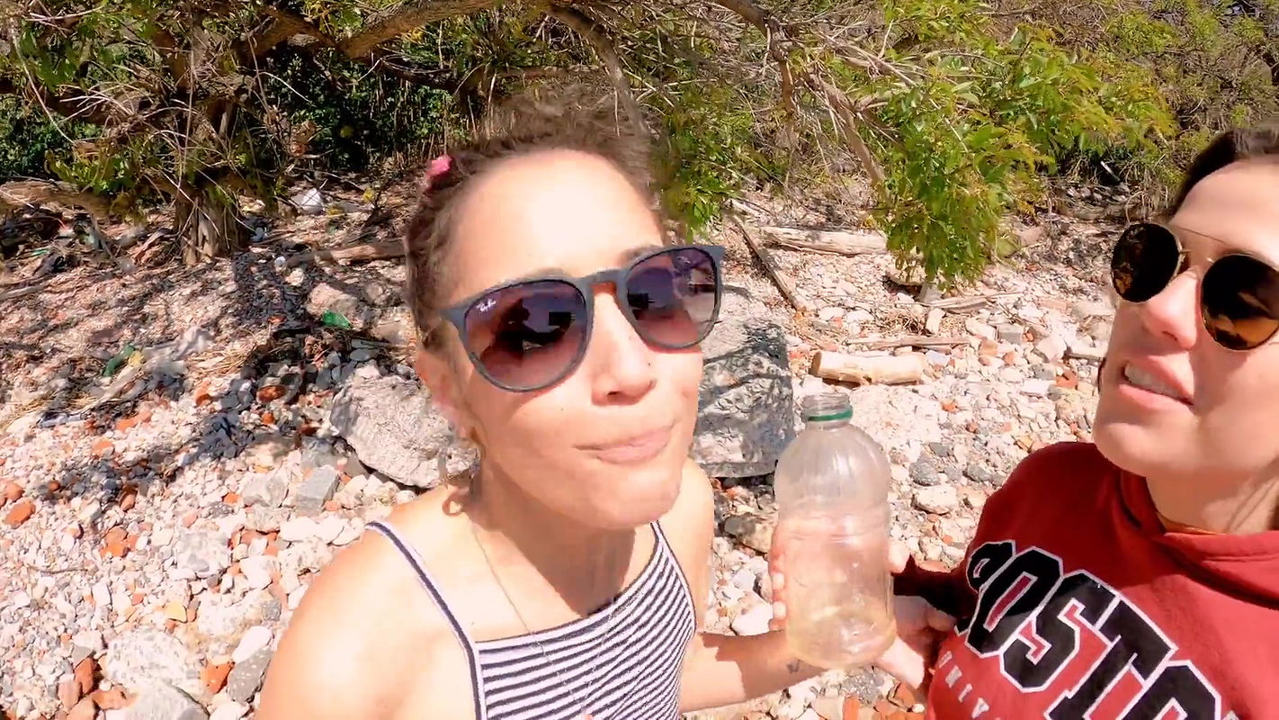 harming chick April BigAss showing her assets in a public park like a thot