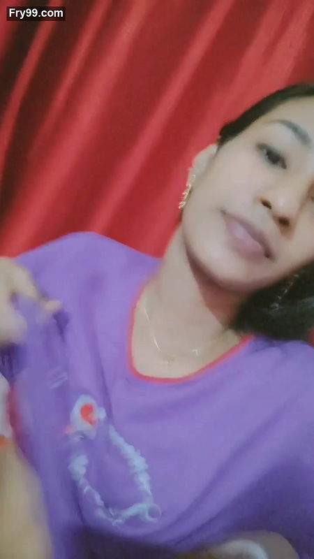 Sexy Indian Girl Showing