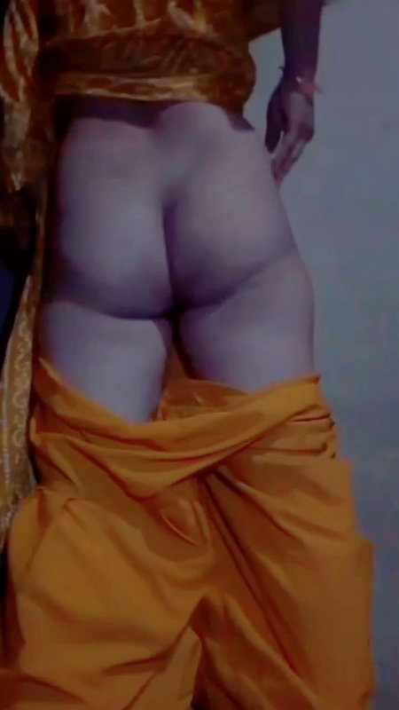 Look at My Hot Youth, My Pussy, the Water Is Dripping Inside the Pussy, My Shave Is Getting Wet