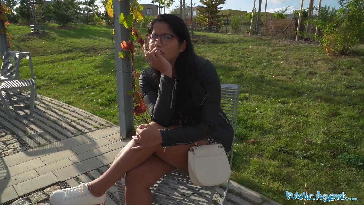 – Amy Amor gets fucked by a big black cock