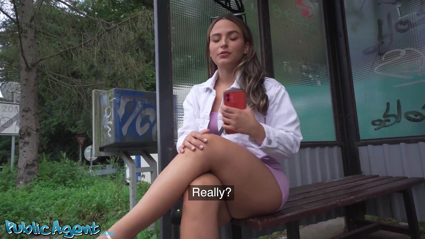 – Short young thick sexy latina with amazing ass wraps pussy around a big cock outdoors