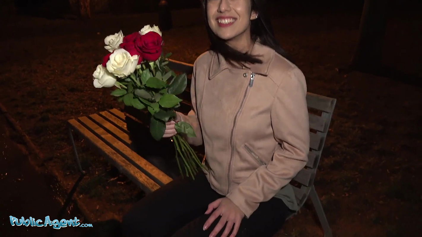 Aaeysha gets fucked on Valentines Day in a hotel room