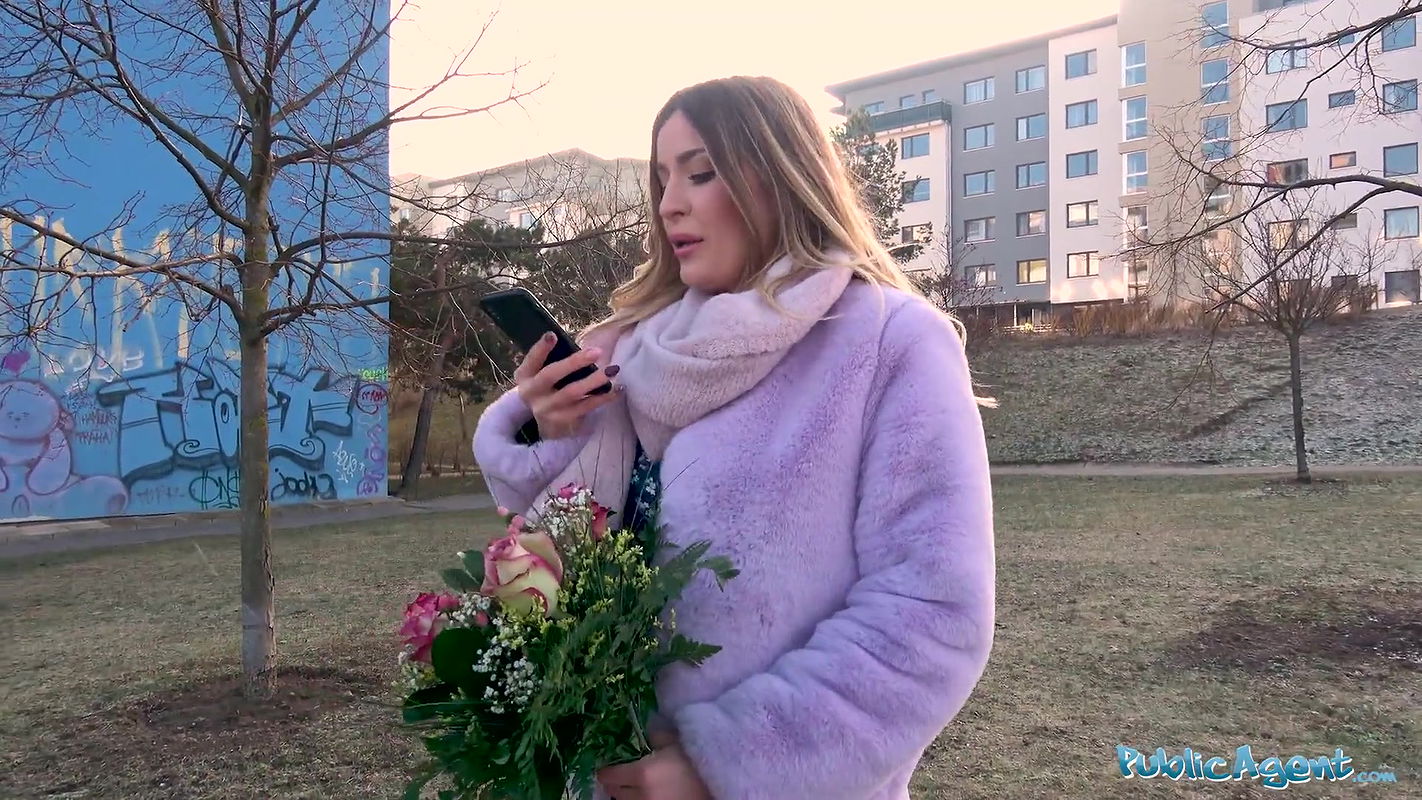 Big boobs babe gets indecent proposal