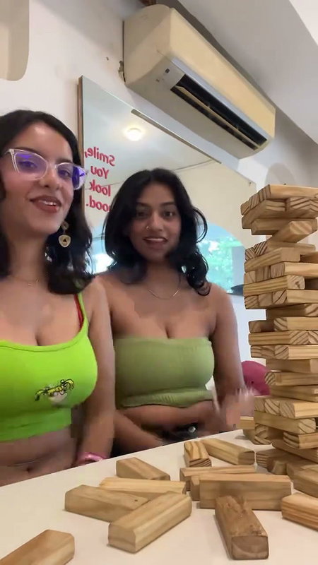 hot desi girls tits and navel in sexy green costume 2 2