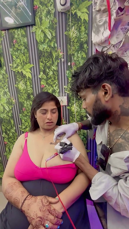 desi mature lady hot breast tatoo in pink bra 2 2