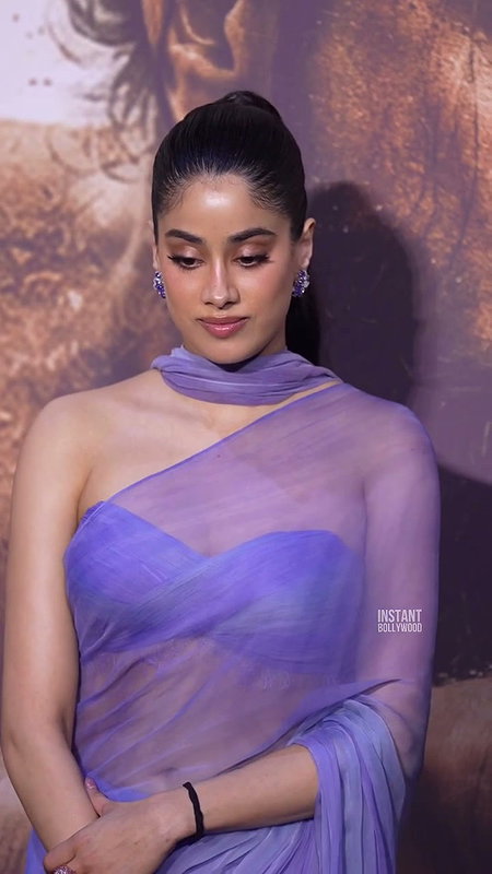 BOMBSHELL JHANVI KAPOOR ENCHANTING IN STRAPLESS BRA BLOUSE SAREE UUFFF VIDEOS 2 3