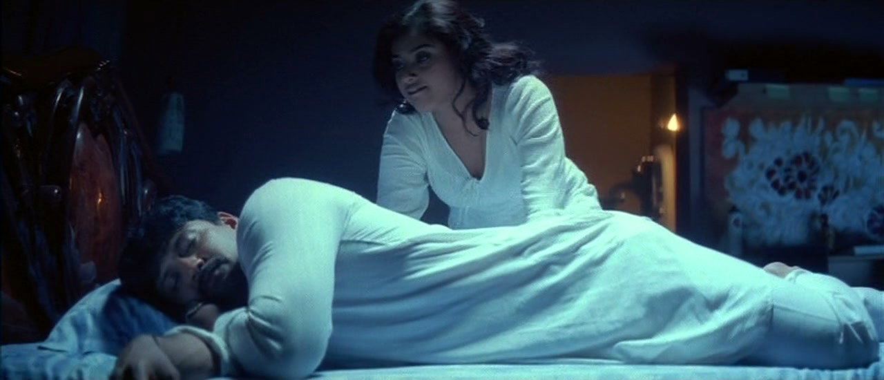 MEENA SEXY SEDUCTIVE SECENE 2