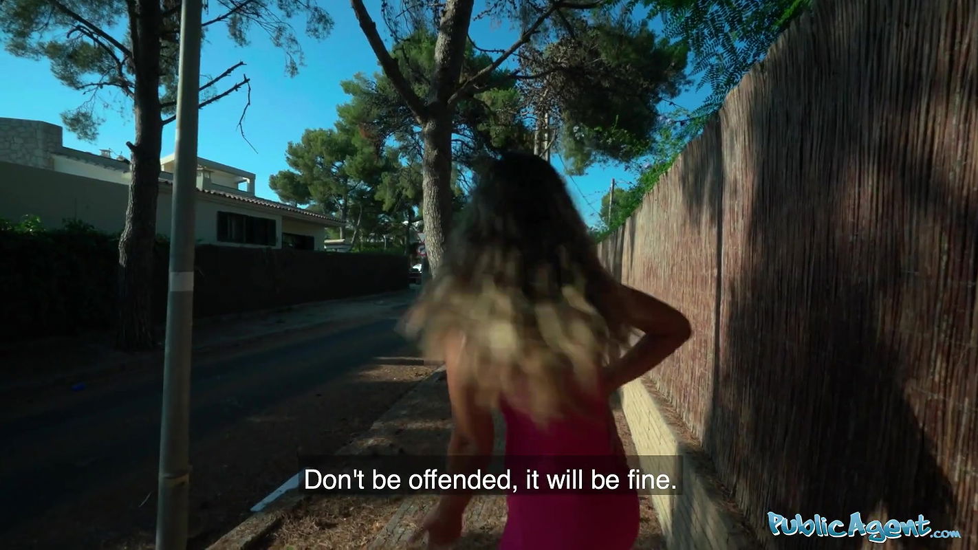 Briana Bandares gets her pussy fucked on a Spanish beach