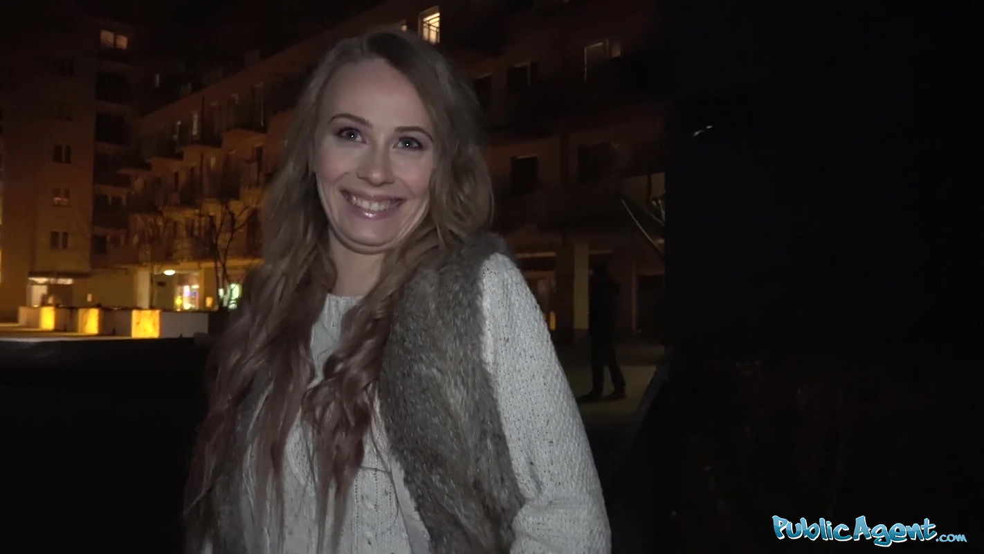 Cheeky Brit Carmel Anderson gets a Pounding