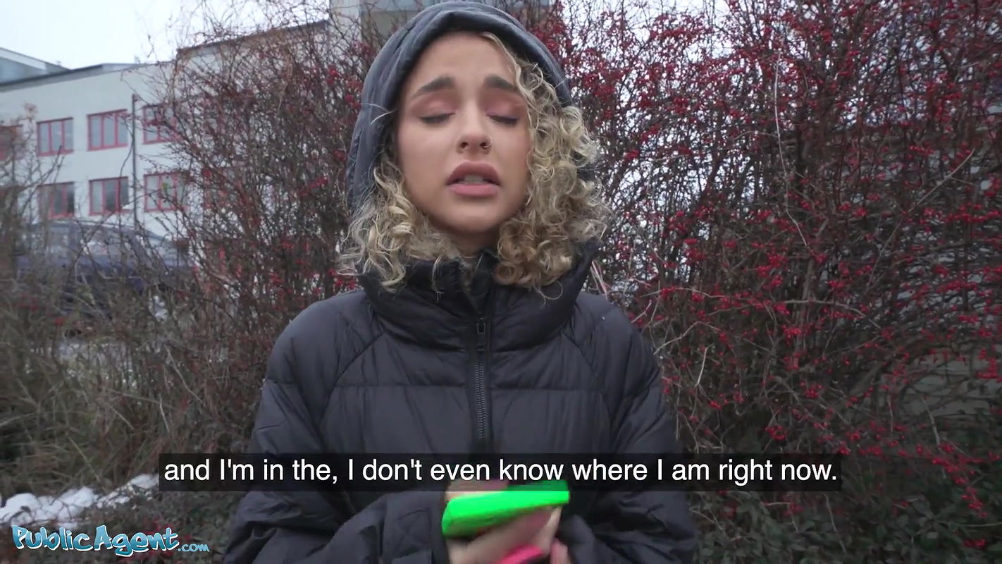 Curly haired petite Spanish babe Geishakyd doggystyle sex in hallway